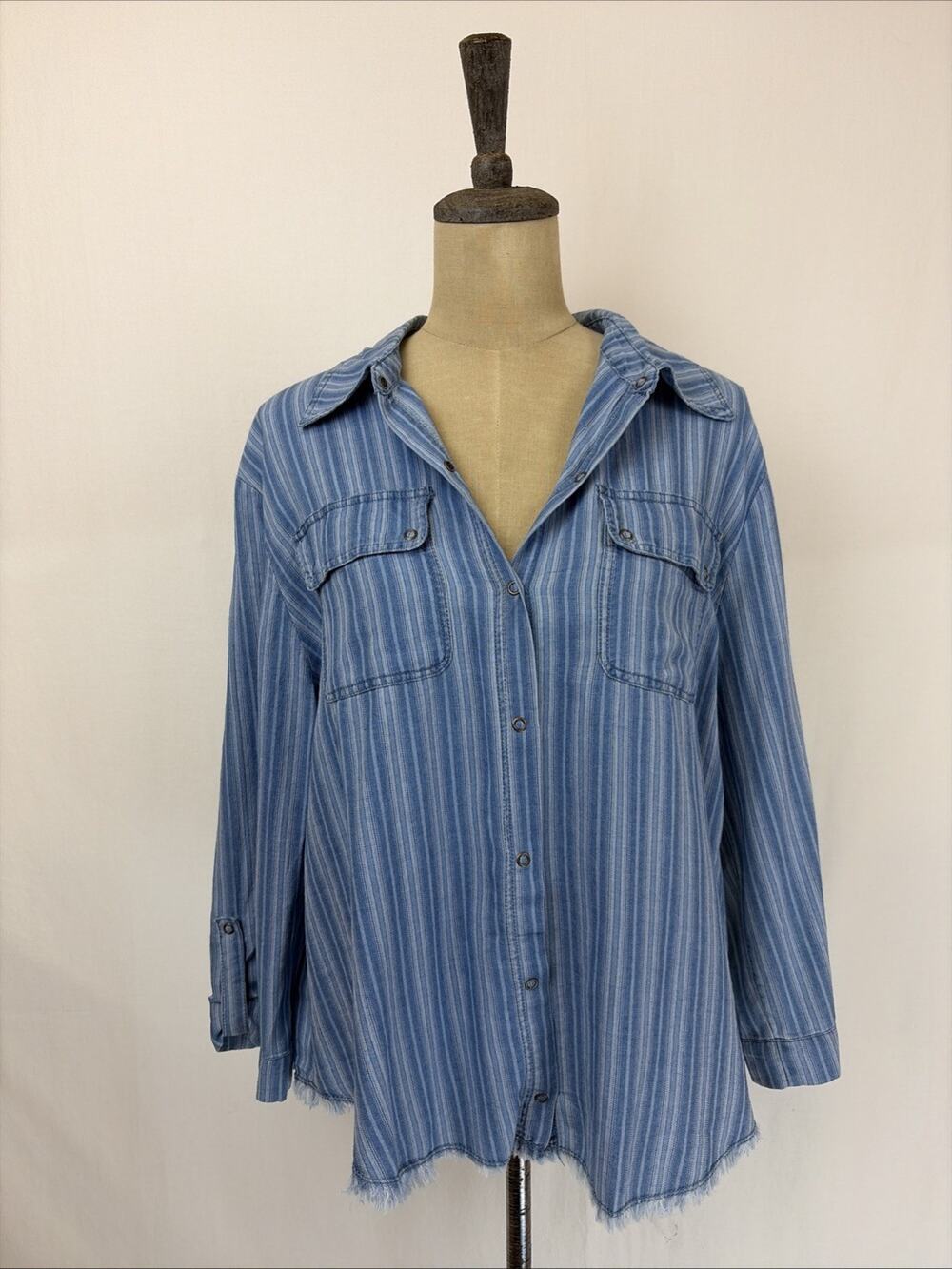 NWT XCVI Blue Striped Snap Up Tabbed-Sleeve Top XL #0652